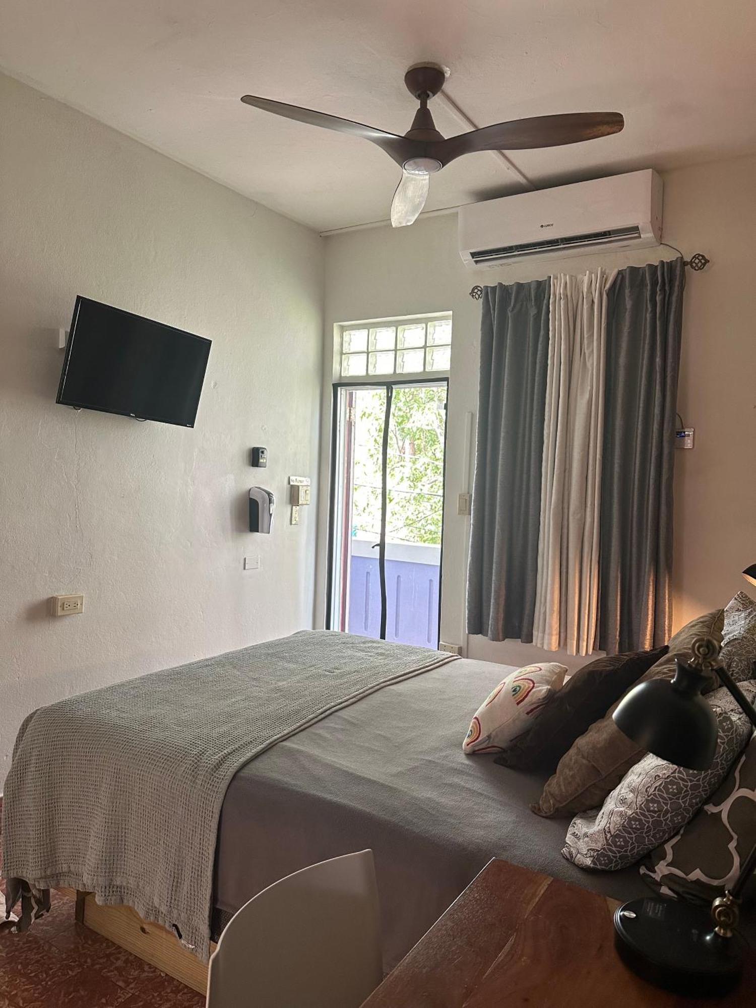Lower Price, More Style, Discount Studio In San Juan,Pr, Beach, Free Bikes (Adults Only) Ngoại thất bức ảnh